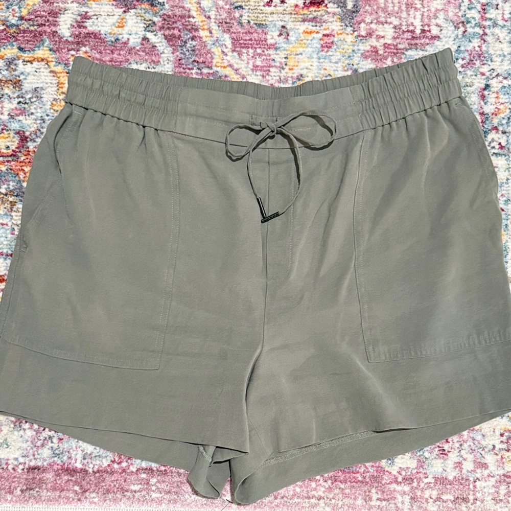 Kersh High Waist Olive Shorts